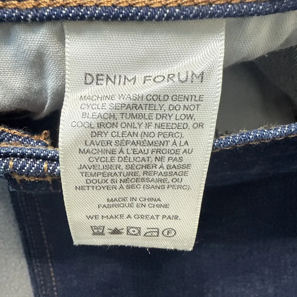 Aritzia Denim Forum Jeans Womens 26 Yoko High Rise Slim Dark Wash Button Fly NWT